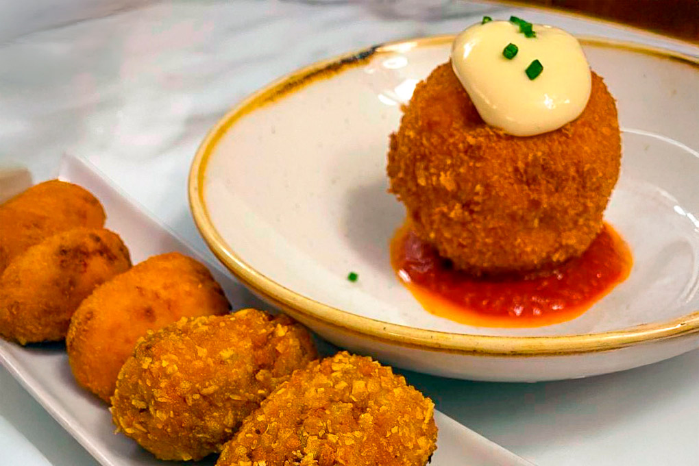 Best Barcelona Neighborhoods for Food & Drink